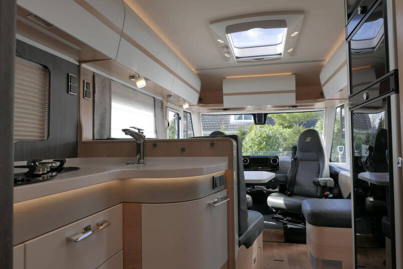 Hymer BML-I 780 MasterLine | Vol luchtvering | Bovenkastjes | Lithium | Mercedes AL-KO | 53