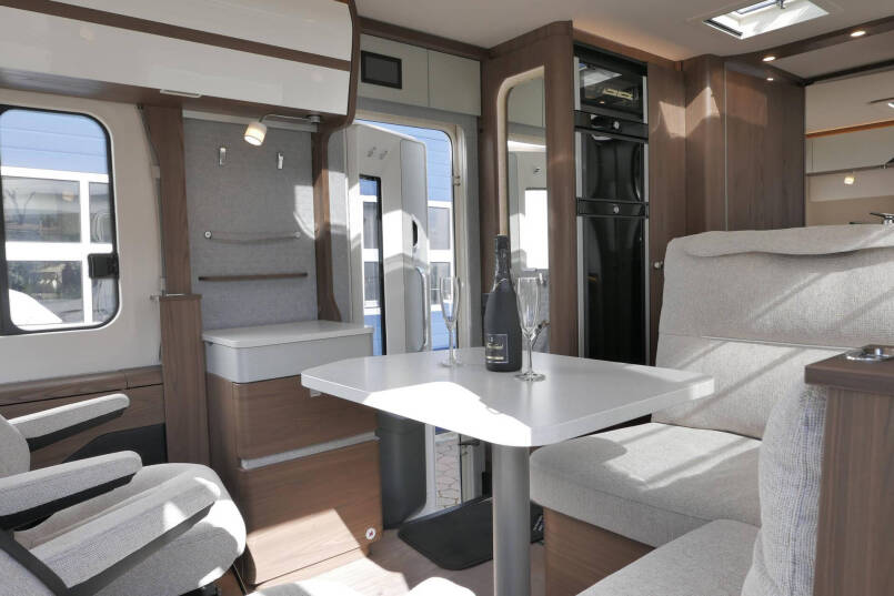 Hymer BML-I 780 MasterLine | 9G Automaat 170 pk | Bovenkastjes | Mercedes AL-KO | 2022 27