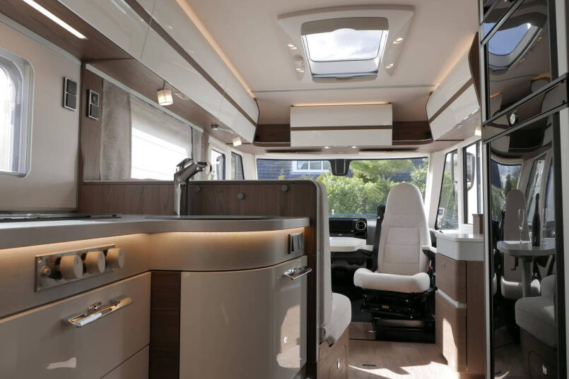 Hymer BML-I 780 MasterLine | 9G Automaat 170 pk | Bovenkastjes | Mercedes AL-KO | 2022 54