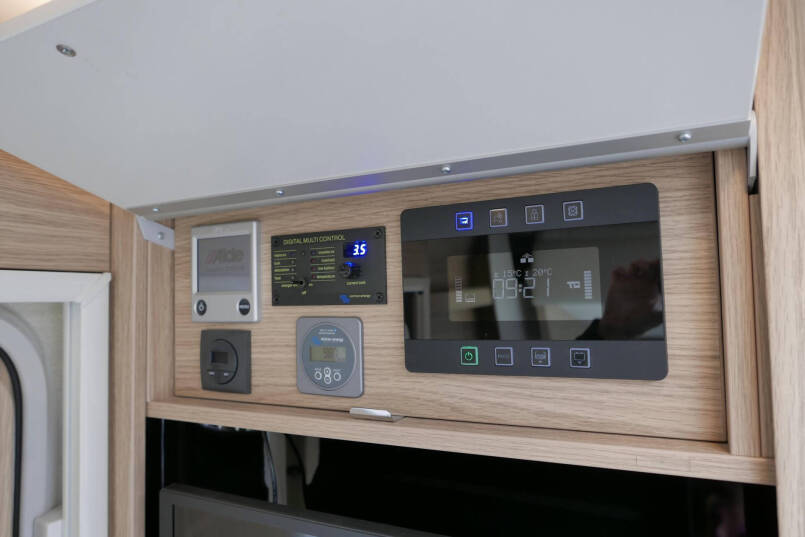 Niesmann + Bischoff Arto 78 F | Queensbed | Automaat | Levelsysteem | Luchtvering | 36