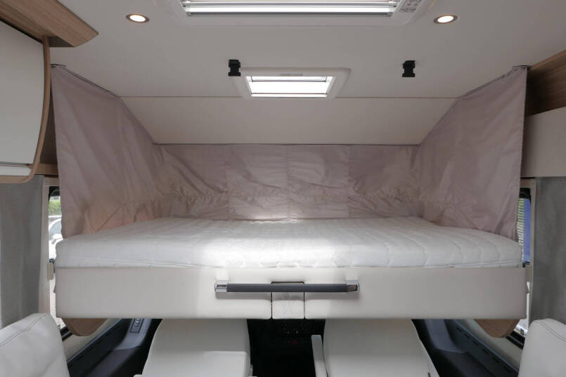 Niesmann + Bischoff Arto 78 F | Queensbed | Automaat | Levelsysteem | Luchtvering | 59