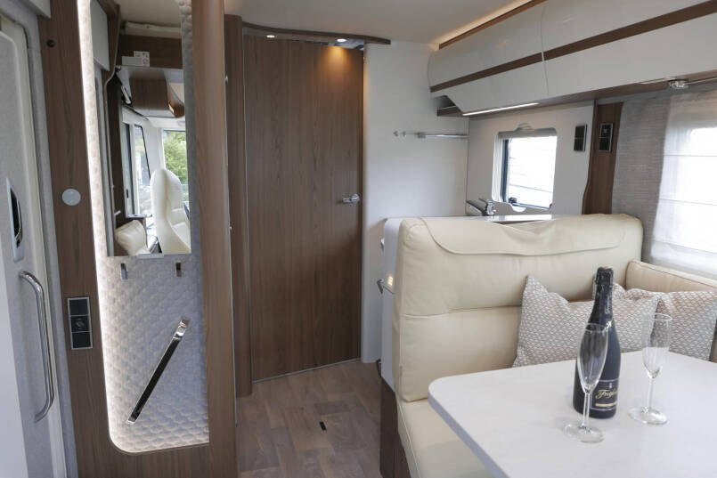 Hymer BML-I 780 MasterLine | Vol luchtvering | Levelsysteem | Lithium | Mercedes AL-KO | 26