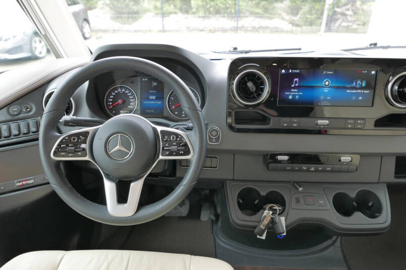 Carthago Chic E-Line 50 LE DA | Silverline | Mercedes-Benz | Levelsysteem | Zonnepanelen | 18