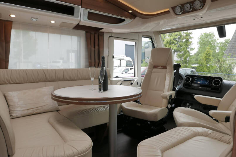 Carthago Chic E-Line 50 LE DA | Silverline | Mercedes-Benz | Levelsysteem | Zonnepanelen | 21