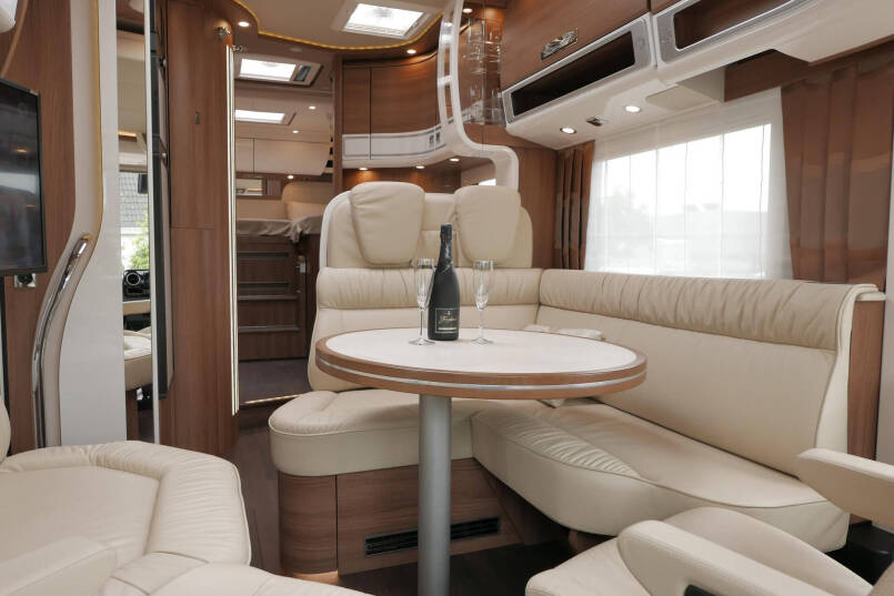 Carthago Chic E-Line 50 LE DA | Silverline | Mercedes-Benz | Levelsysteem | Zonnepanelen | 25