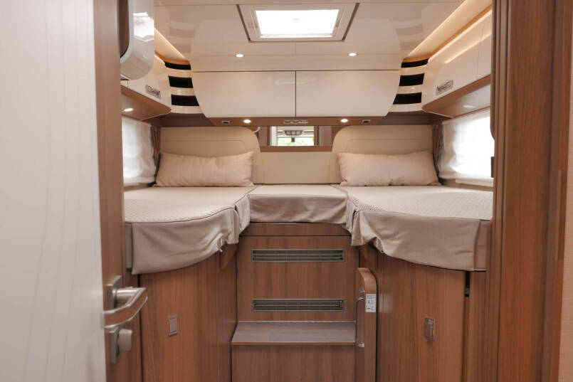 Carthago Chic E-Line 50 LE DA | Silverline | Mercedes-Benz | Levelsysteem | Zonnepanelen | 38