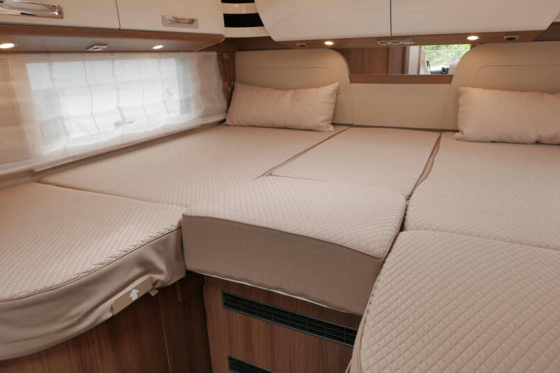 Carthago Chic E-Line 50 LE DA | Silverline | Mercedes-Benz | Levelsysteem | Zonnepanelen | 42