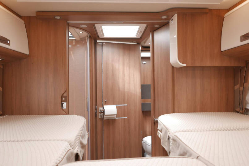 Carthago Chic E-Line 50 LE DA | Silverline | Mercedes-Benz | Levelsysteem | Zonnepanelen | 46