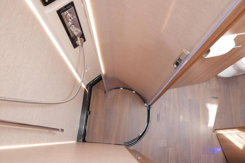 Carthago Chic E-Line 50 LE DA | Silverline | Mercedes-Benz | Levelsysteem | Zonnepanelen | 49