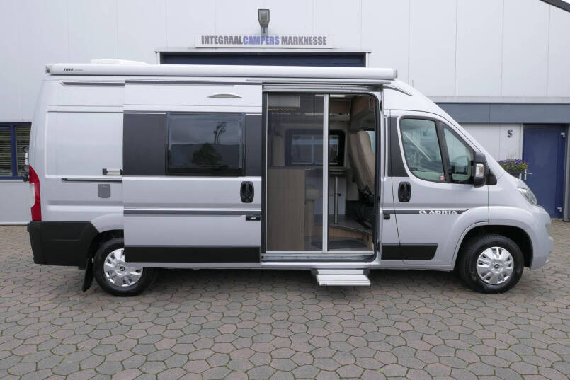 Adria Twin 600 spt | 2 x airco | Fietesendrager | Weinig km | 10