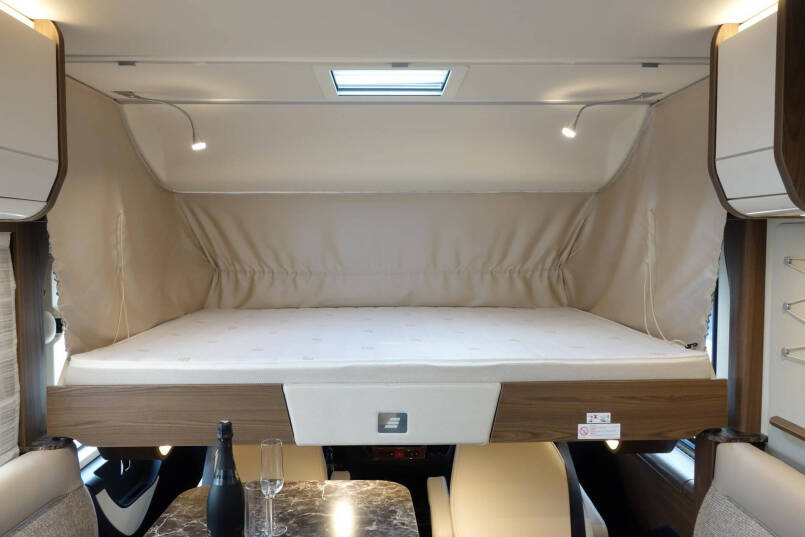 Hymer B 704 SL SupremeLine AUTOMAAT, 180 pk, 2 aparte bedden 51