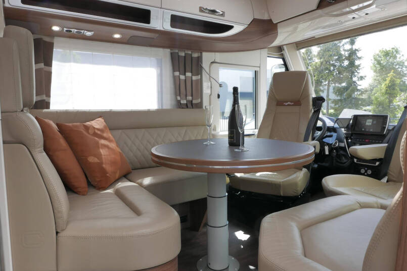 Carthago Chic S-Plus I 50 LE | Iveco| Silverline | Bovenkastjes | Luchtvering | Levelsysteem 33