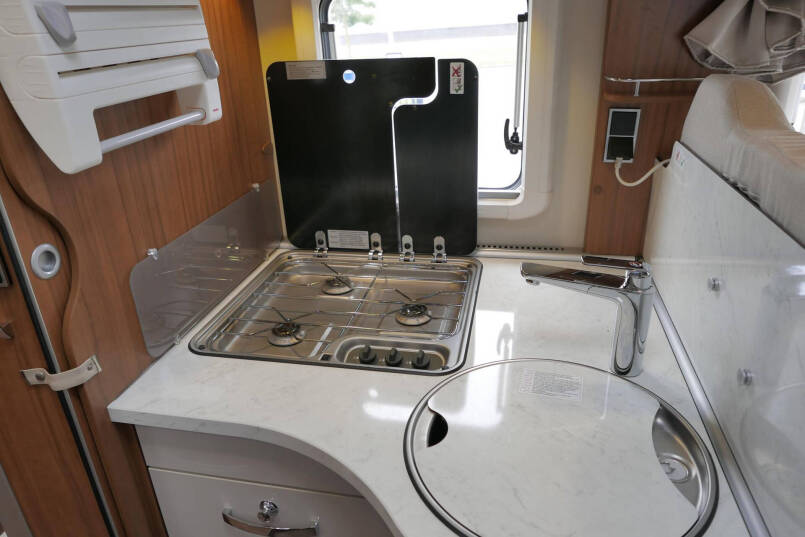 Hymer T 698 CL | AL-KO | Levelsysteem | LPG | Omvormer | Schotel | 30