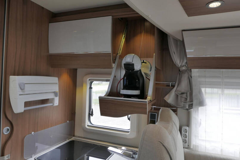 Hymer T 698 CL | AL-KO | Levelsysteem | LPG | Omvormer | Schotel | 31