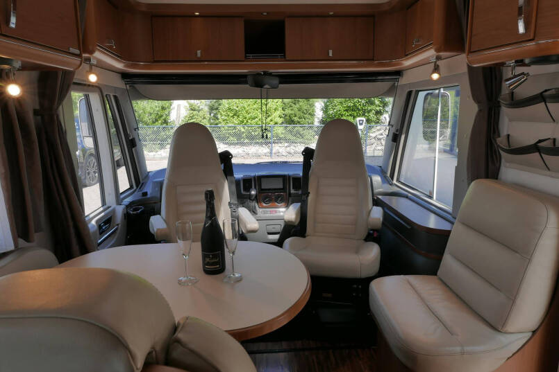 Hymer B 614 SL Elegance |  Bovenkastjes | 3.0 Automaat | Dubbele bodem | 21