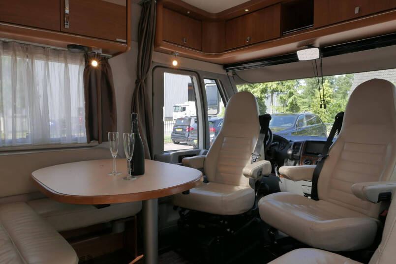 Hymer B 614 SL Elegance |  Bovenkastjes | 3.0 Automaat | Dubbele bodem | 22