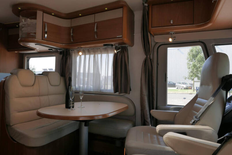 Hymer B 614 SL Elegance |  Bovenkastjes | 3.0 Automaat | Dubbele bodem | 23