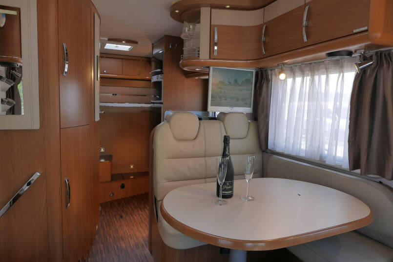 Hymer B 614 SL Elegance |  Bovenkastjes | 3.0 Automaat | Dubbele bodem | 26