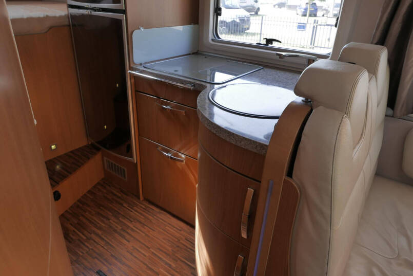 Hymer B 614 SL Elegance |  Bovenkastjes | 3.0 Automaat | Dubbele bodem | 29