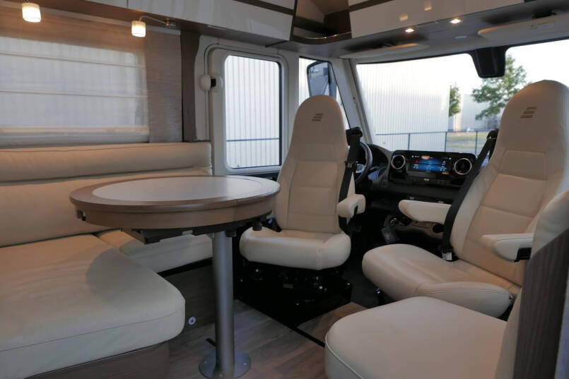 Hymer B ML-I 780 MasterLine | 9G Automaat 177 pk | Bovenkastjes | Levelsysteem | 26