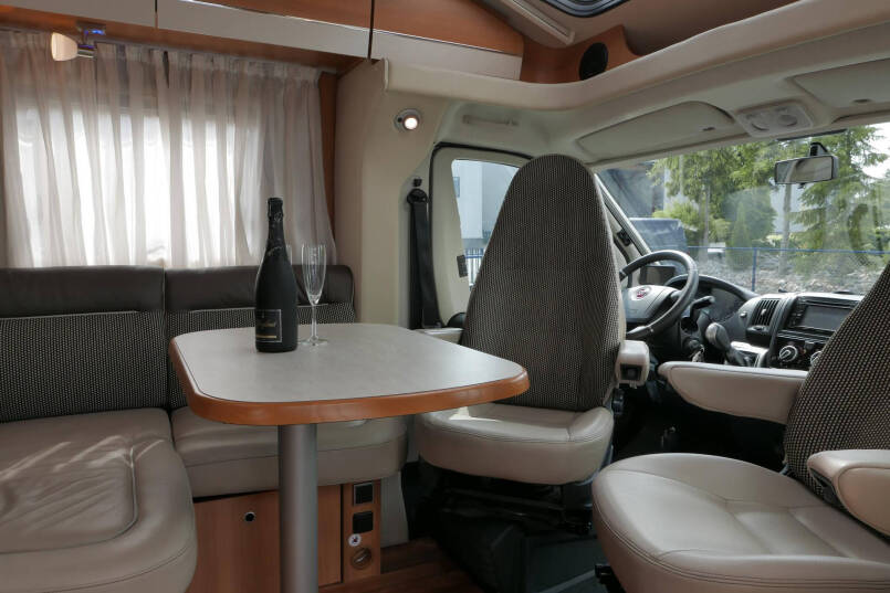 Hymer T 578 CL | Automaat | AL-KO maxi chassis | Enkele bedden | 18