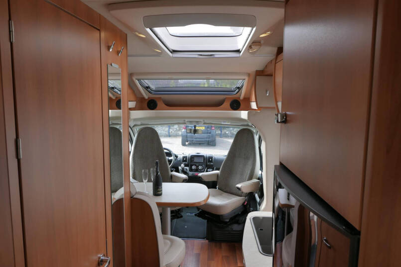 Hymer T 578 CL | Automaat | AL-KO maxi chassis | Enkele bedden | 30