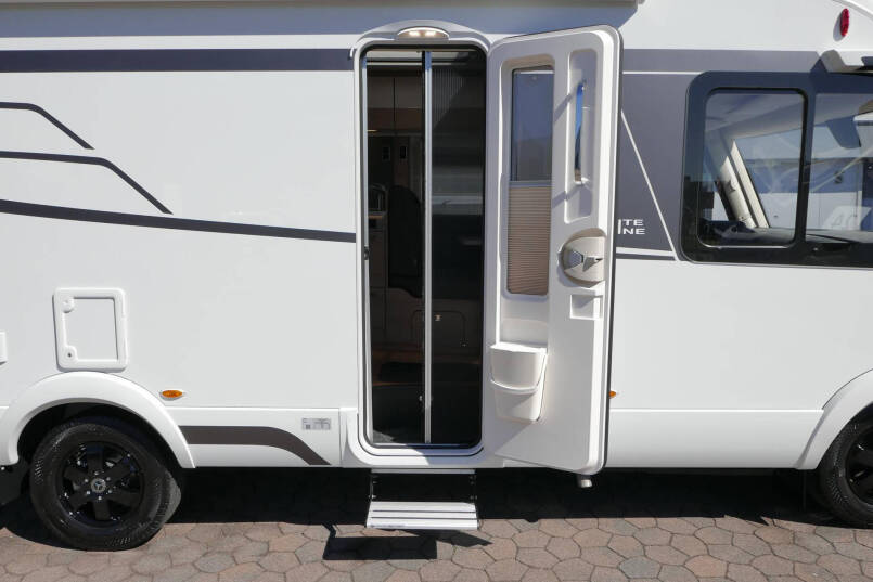 Hymer BMC-I 600 White Line | Mercedes-Benz | AL-KO 4430 chassis | 170 pk 9G automaat | Lithium | 16