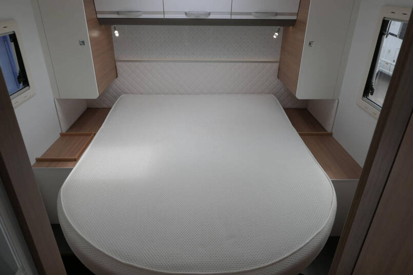 Adria Matrix 670 DC GT Edition | 150 pk | Automaat | Queensbed | Hefbed | Face to Face | 31