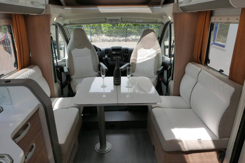 Adria Matrix 670 DC GT Edition | Automaat | Queensbed | Hefbed | Lithium | 18