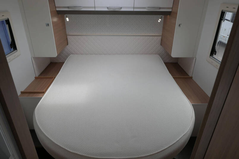 Adria Matrix 670 DC GT Edition | Automaat | Queensbed | Hefbed | Lithium | 31