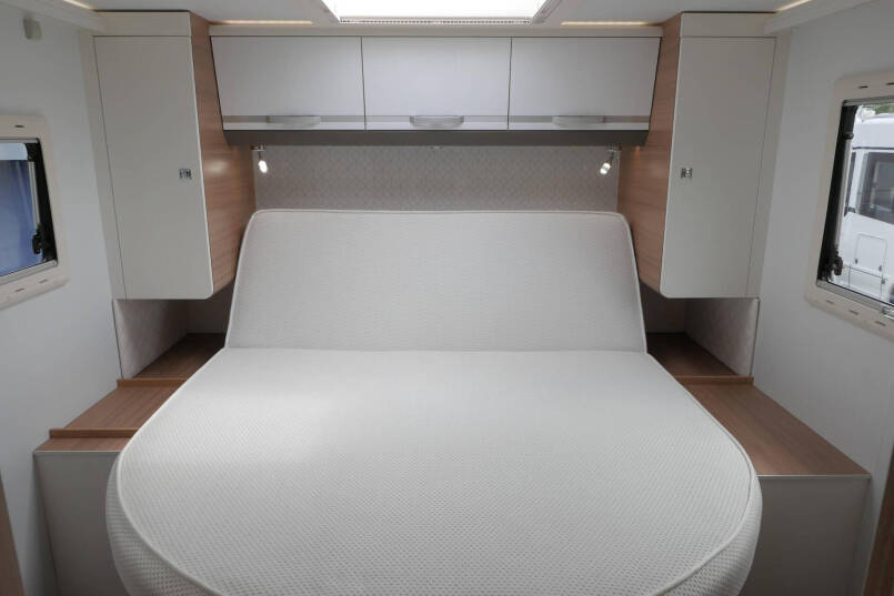 Adria Matrix 670 DC GT Edition | Automaat | Queensbed | Hefbed | Lithium | 32