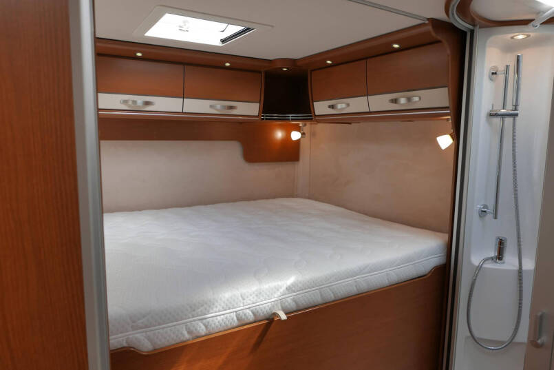 Hymer B 594 | 3.0L 177pk | Dwarsbed | Hefbed | Grote garage | 33