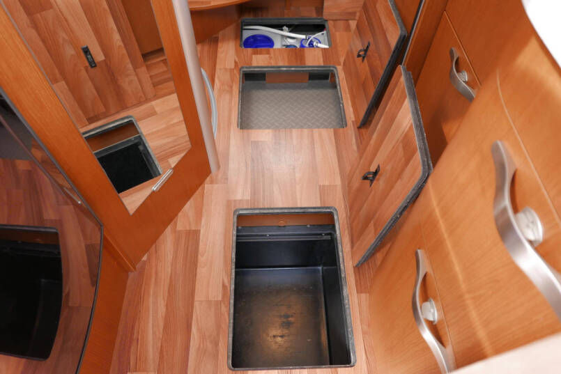 Hymer B 594 | 3.0L 177pk | Dwarsbed | Hefbed | Grote garage | 42