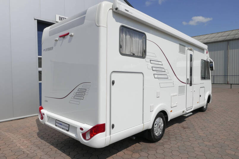 Hymer B 594 | 3.0L 177pk | Dwarsbed | Hefbed | Grote garage | 6