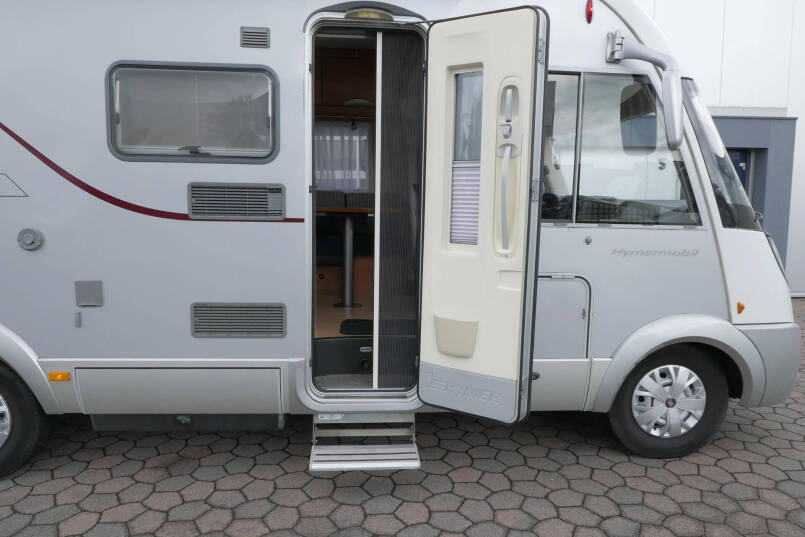 Hymer B 674 SL | AL-KO Maxi | Levelsysteem | Enkele bedden | Hefbed | Vlakke vloer | 13