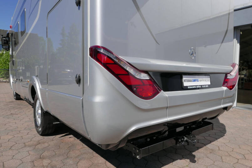 Hymer BMC-I 680 | Mercedes | 9G Automaat | Crystal-zilver metallic | Enkele bedden | 10