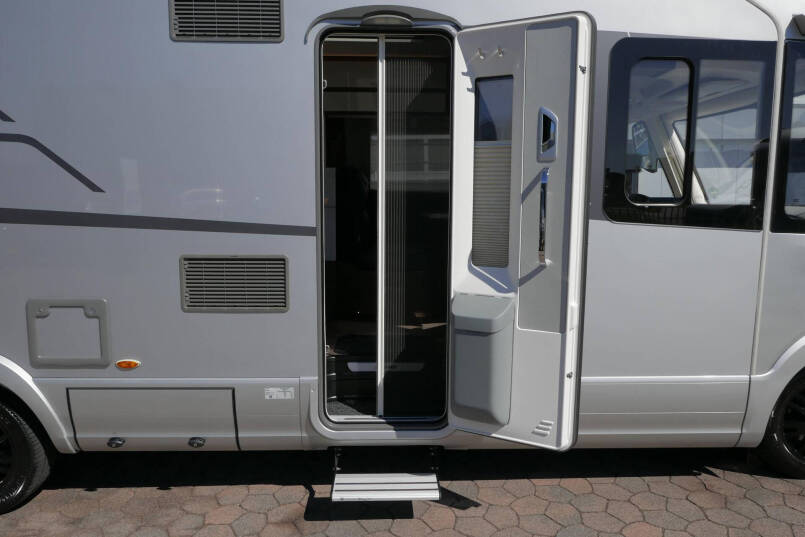 Hymer BML I 780 MasterLine 9G Automaat, Crystal Silver, Levelsysteem 15