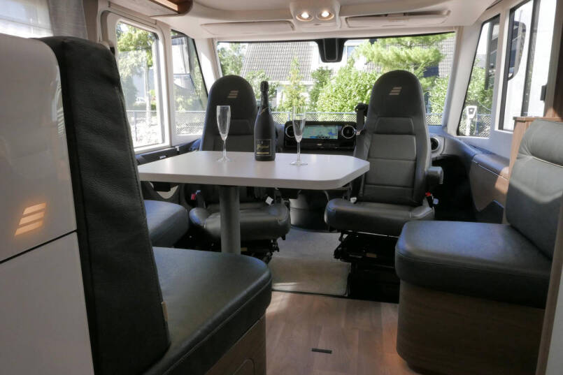 Hymer BML I 780 MasterLine 9G Automaat, Crystal Silver, Levelsysteem 21