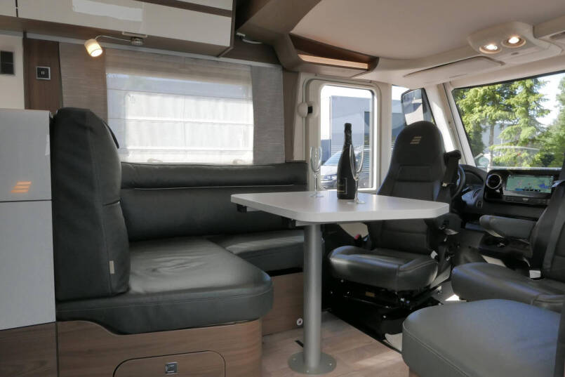 Hymer BML I 780 MasterLine 9G Automaat, Crystal Silver, Levelsysteem 22