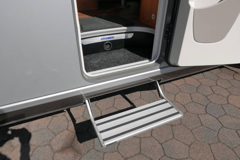 Hymer B 678 DL Dynamic Line | 180 pk | Automaat | Levelsysteem | 2x TV | Zilver metallic | 18