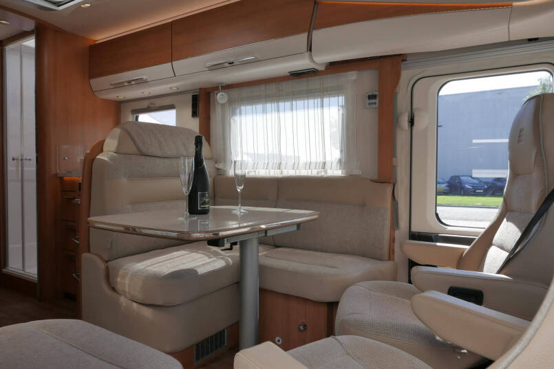 Hymer B 678 DL Dynamic Line | 180 pk | Automaat | Levelsysteem | 2x TV | Zilver metallic | 27