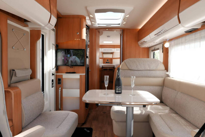 Hymer B 678 DL Dynamic Line | 180 pk | Automaat | Levelsysteem | 2x TV | Zilver metallic | 29