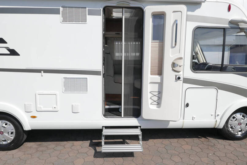 Hymer B 704 PL Premium Line | 3.0 Automaat | Enkele bedden | Grote garage | 14