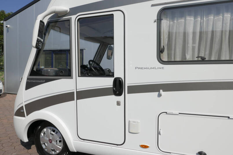 Hymer B 704 PL Premium Line | 3.0 Automaat | Enkele bedden | Grote garage | 17