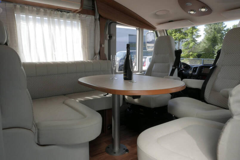 Hymer B 704 PL Premium Line | 3.0 Automaat | Enkele bedden | Grote garage | 25