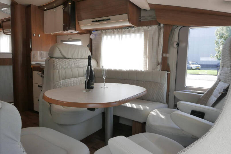 Hymer B 704 PL Premium Line | 3.0 Automaat | Enkele bedden | Grote garage | 26