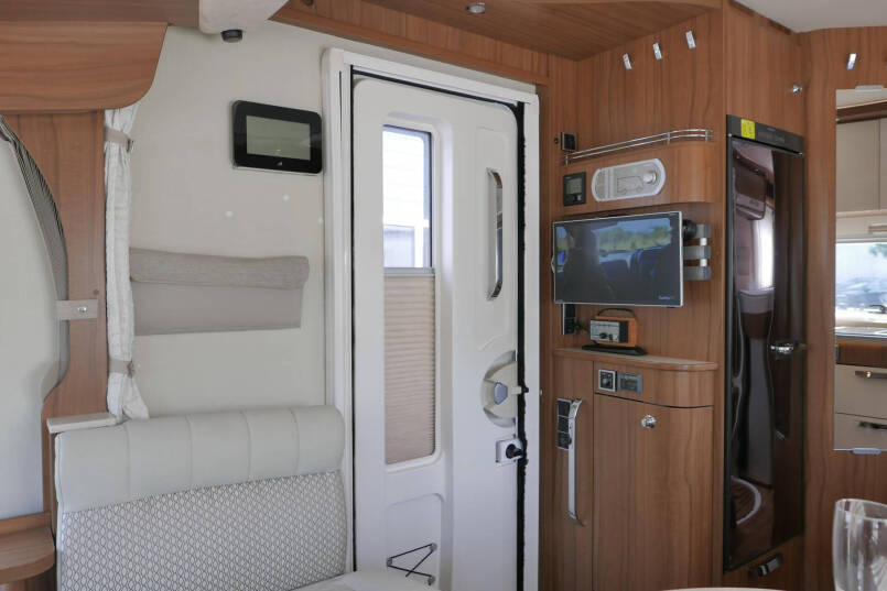 Hymer B 704 PL Premium Line | 3.0 Automaat | Enkele bedden | Grote garage | 30