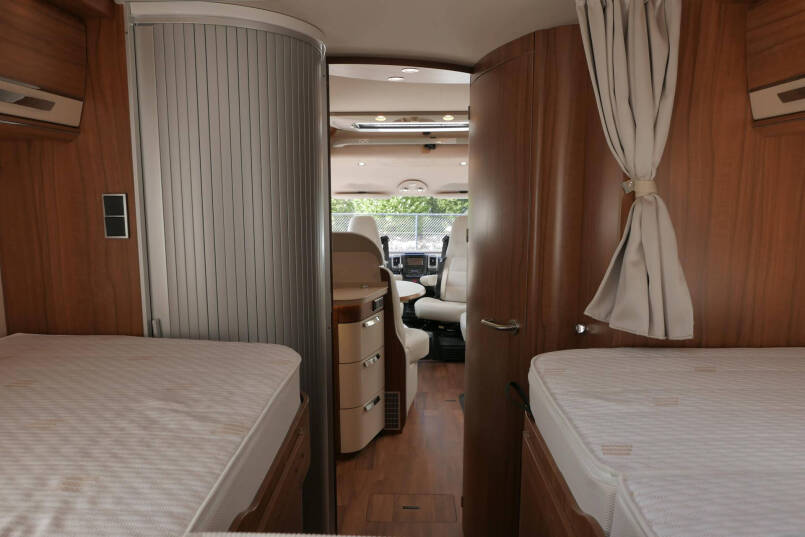 Hymer B 704 PL Premium Line | 3.0 Automaat | Enkele bedden | Grote garage | 49