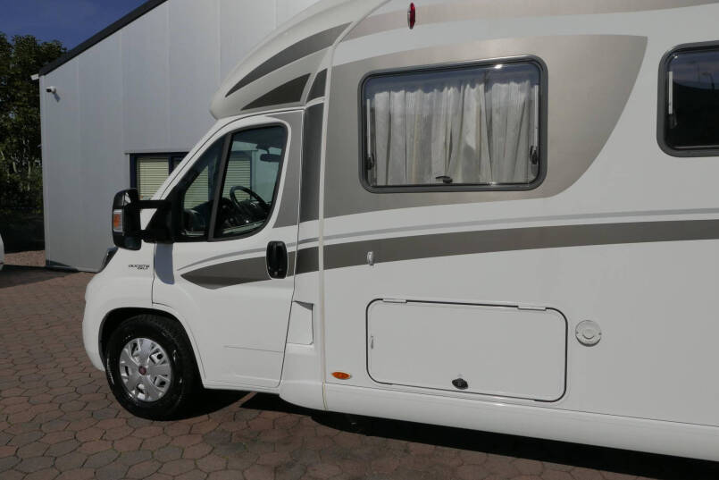 Hymer T 704 SL | 3.0 Automaat | Vlakke vloer | Enkele bedden | 11