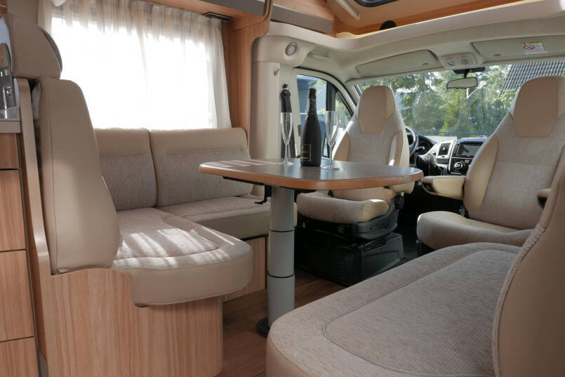 Hymer T 704 SL | 3.0 Automaat | Vlakke vloer | Enkele bedden | 26